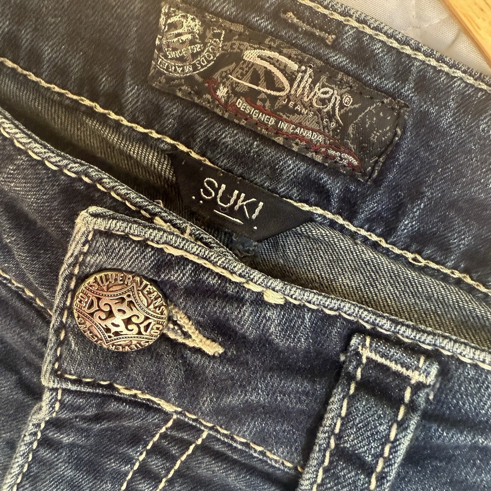 Silver Brand Jeans women's Suki W30 L22 1/2‎ Embroidered details